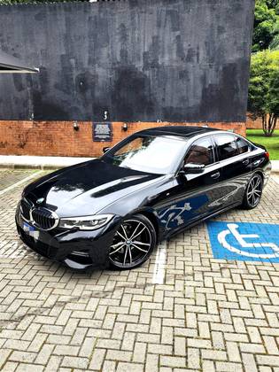 BMW 320i 2.0 16V TURBO GASOLINA M SPORT AUTOMÁTICO